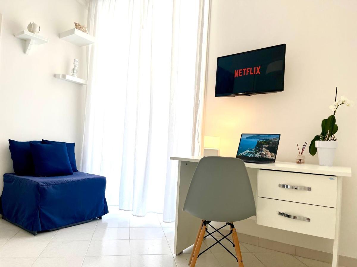 Casa Loren In The Heart Of Sorrento Bagian luar foto