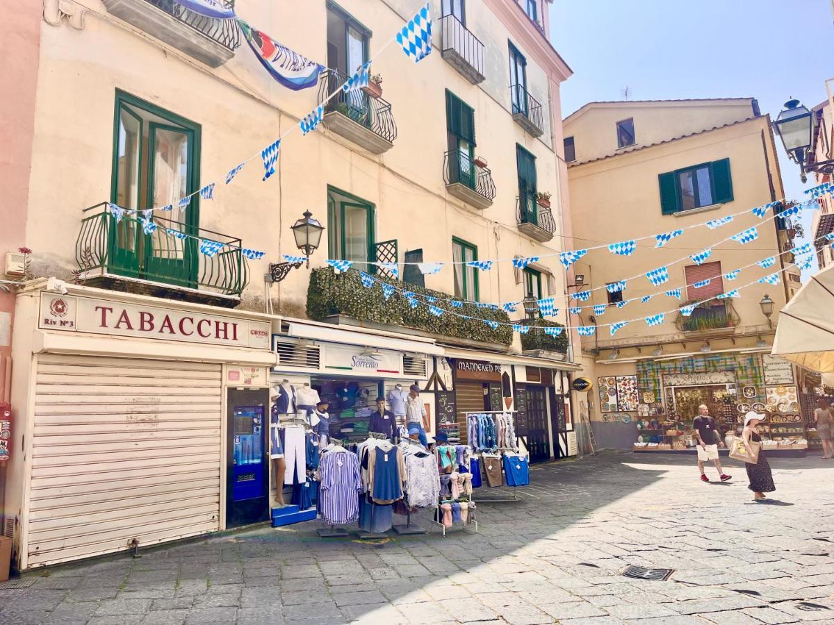 Casa Loren In The Heart Of Sorrento Bagian luar foto
